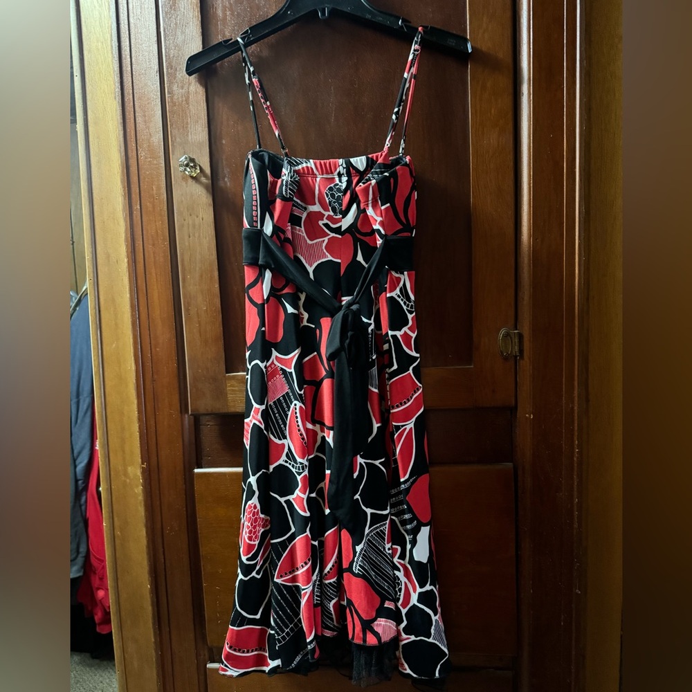 Dress - Picture 2 of 4